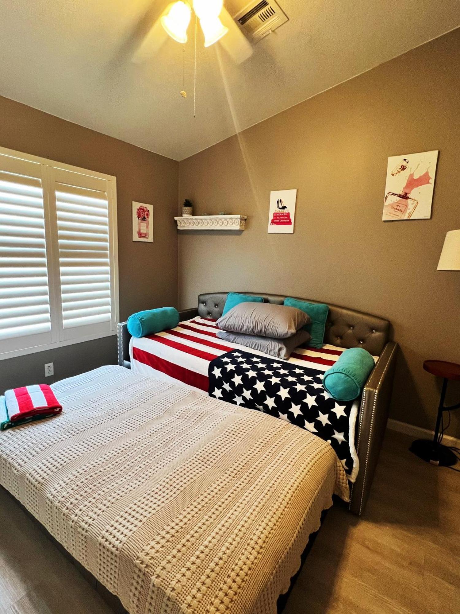 Amazing Heated Pool And Private Hot Tub 3Br In Heart Of Lv Villa Las Vegas Kültér fotó