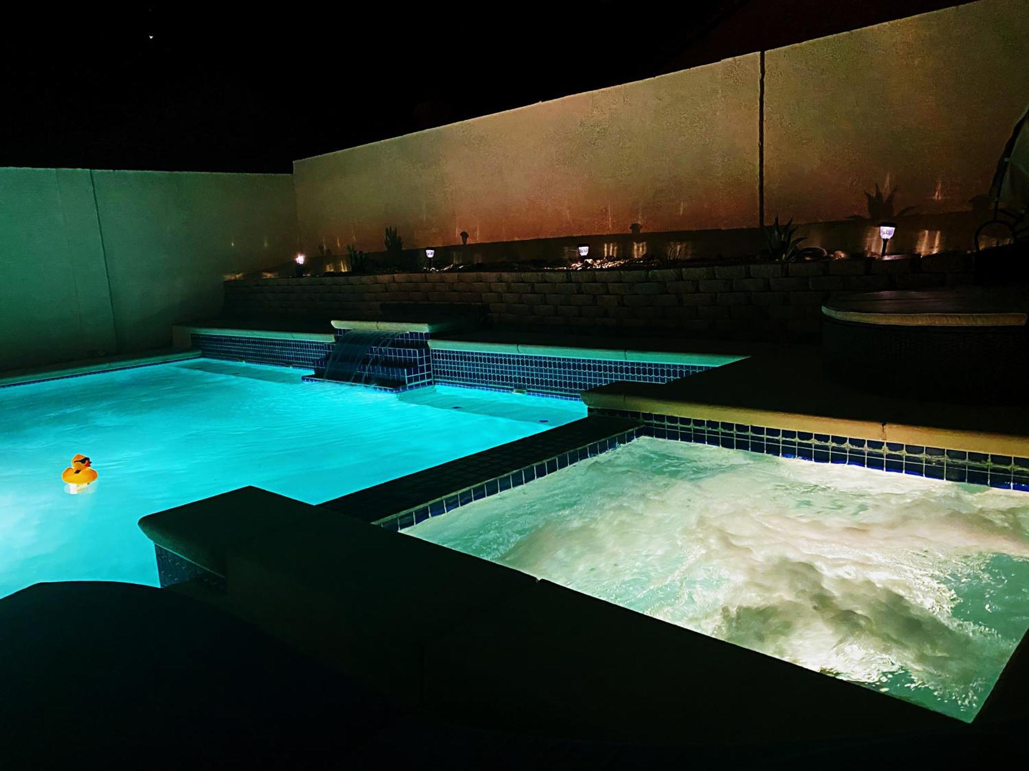 Amazing Heated Pool And Private Hot Tub 3Br In Heart Of Lv Villa Las Vegas Kültér fotó