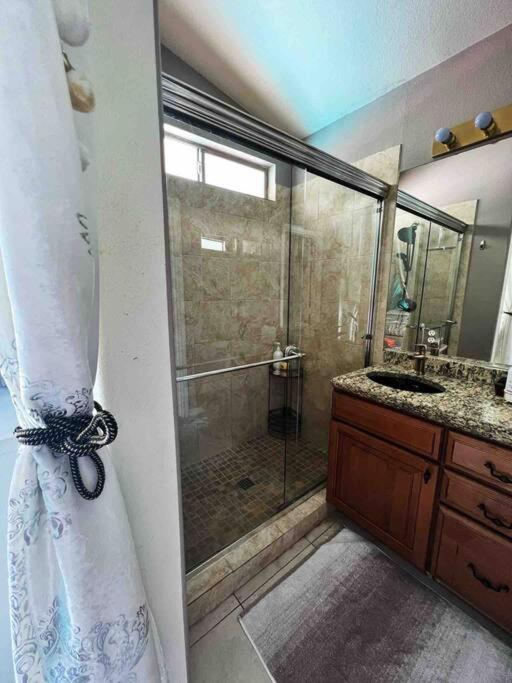 Amazing Heated Pool And Private Hot Tub 3Br In Heart Of Lv Villa Las Vegas Kültér fotó