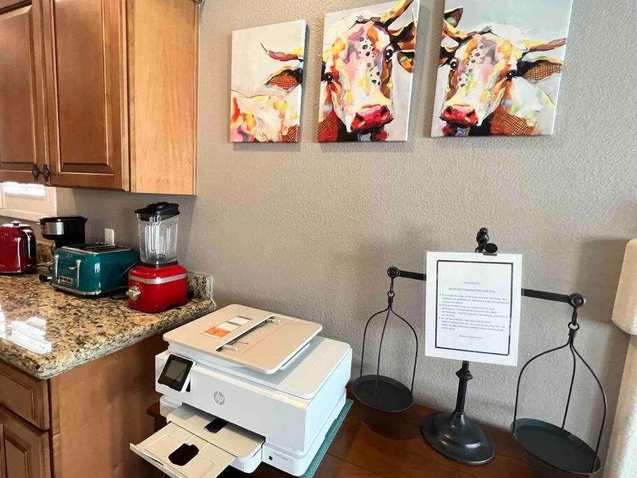 Amazing Heated Pool And Private Hot Tub 3Br In Heart Of Lv Villa Las Vegas Kültér fotó