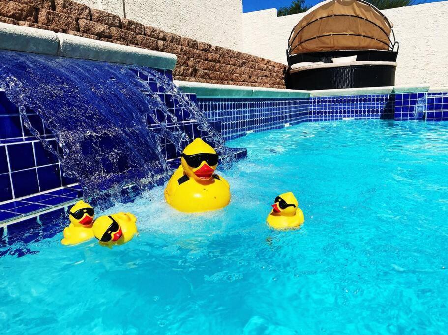 Amazing Heated Pool And Private Hot Tub 3Br In Heart Of Lv Villa Las Vegas Kültér fotó